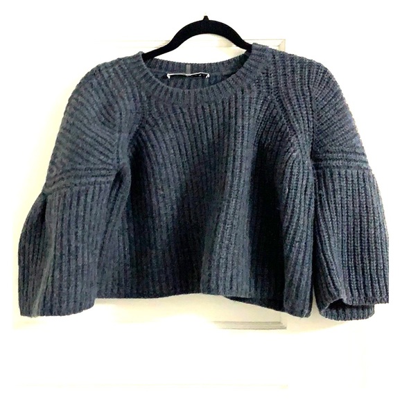 Trina Turk Sweaters - ☀️Trina Turk crop sweater with bell sleeves